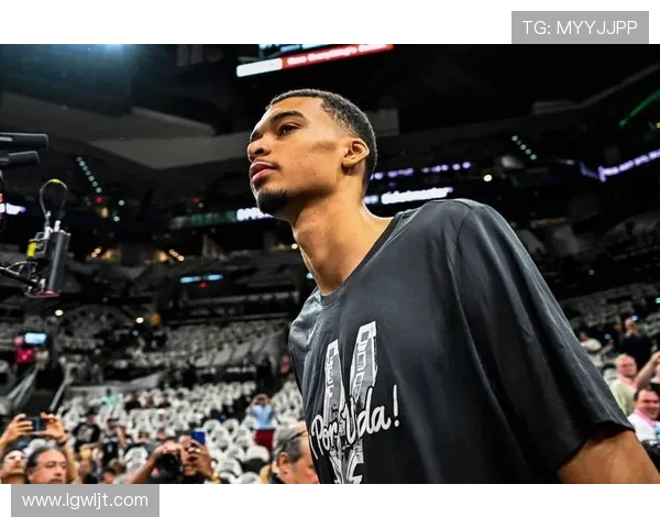 文班亚马迎巨星蜕变马刺青年军蓄势待发有望崛起成为西部最大黑马 文班亚马迎巨星蜕变马刺青年军蓄势待发有望崛起成为西部最大黑马
